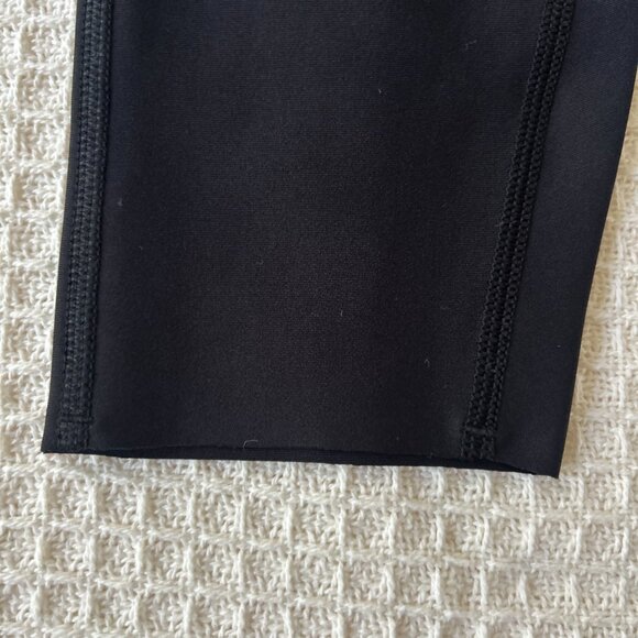 Old navy, Extra High-Waisted PowerSoft Sculpt 7/8 Leggings, Size M, Black jack - Picture 5 of 9